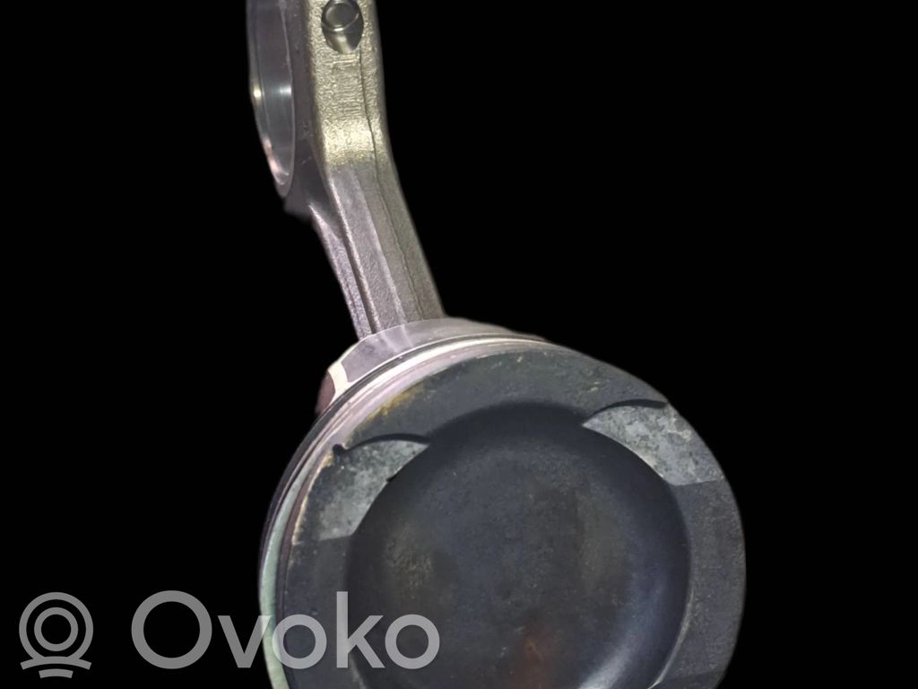 Piston with connecting rod   8497B