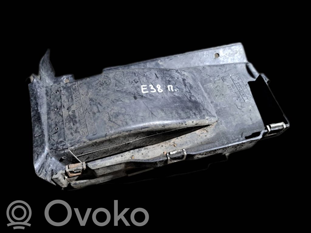 BMW 7 E38 Jarrujen jäähdytysilmakanava 
