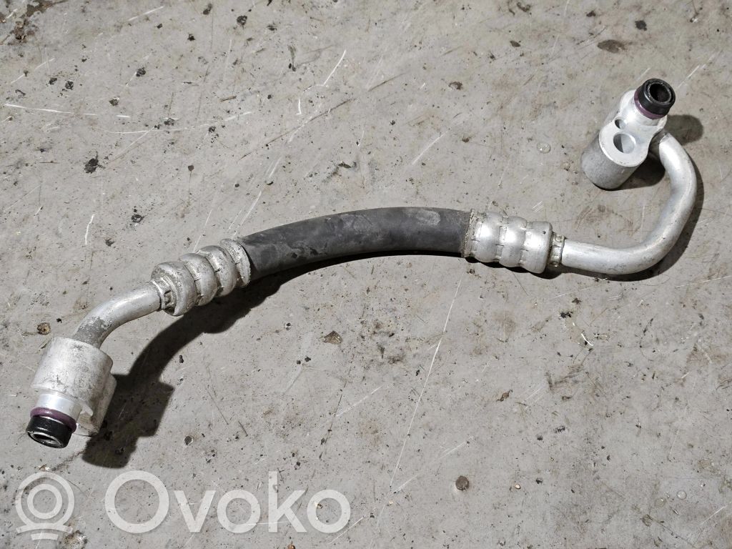 BMW 7 E38 Air conditioning (A/C) pipe/hose 