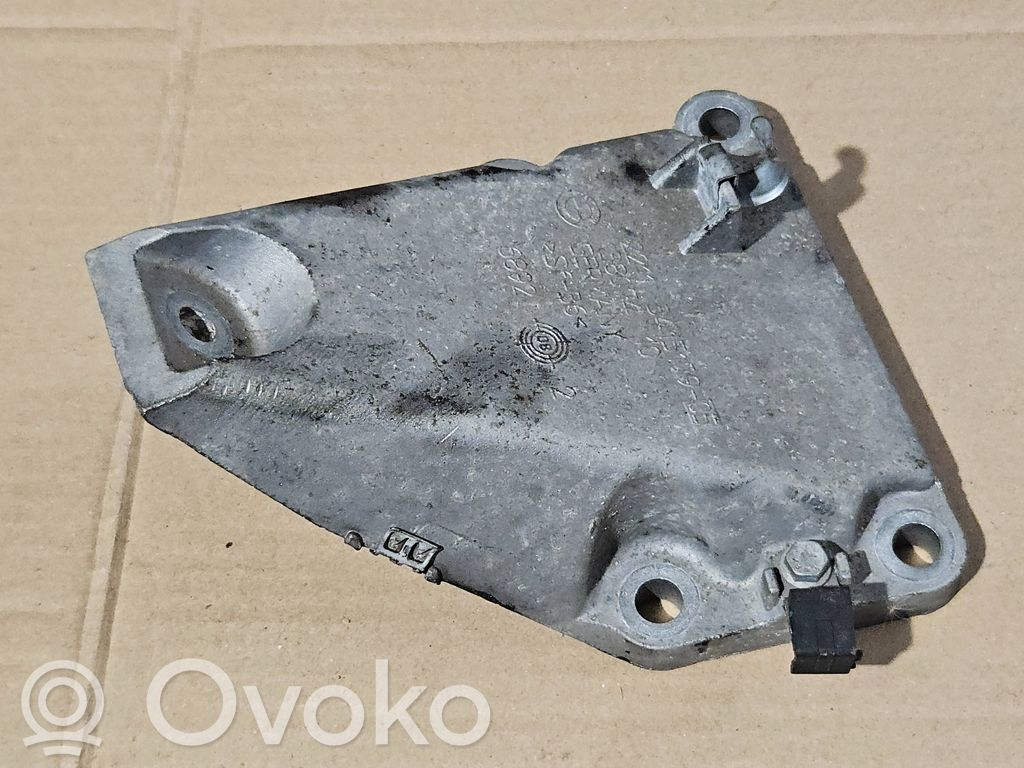 BMW X3 E83 Engine mounting bracket 
