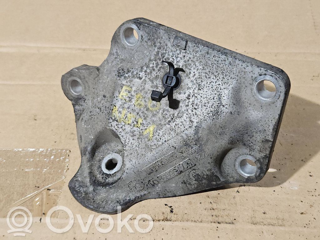 BMW 5 E60 E61 Engine mounting bracket 