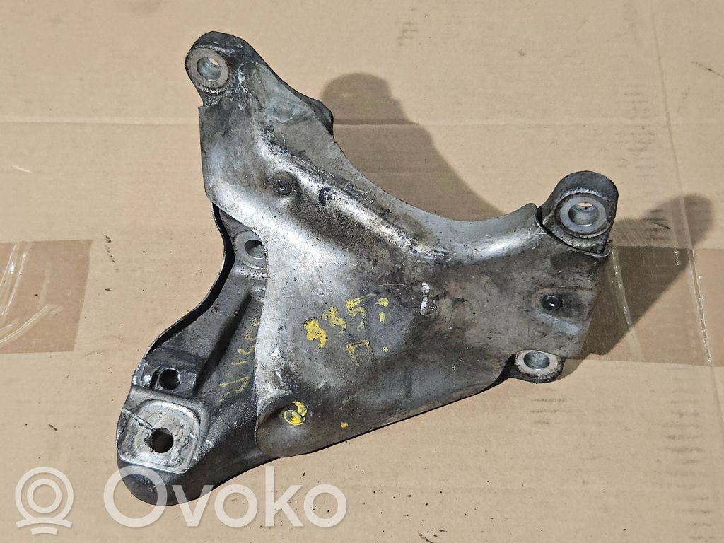BMW 3 E92 E93 Engine mounting bracket 