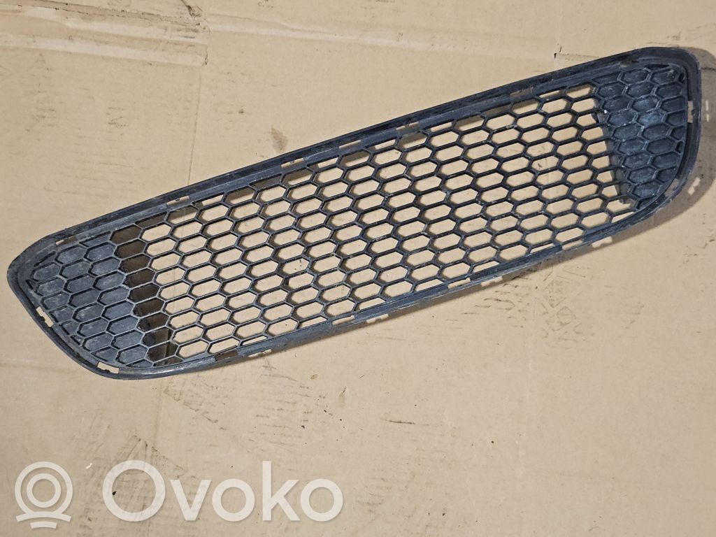 BMW 1 E82 E88 Front bumper lower grill 