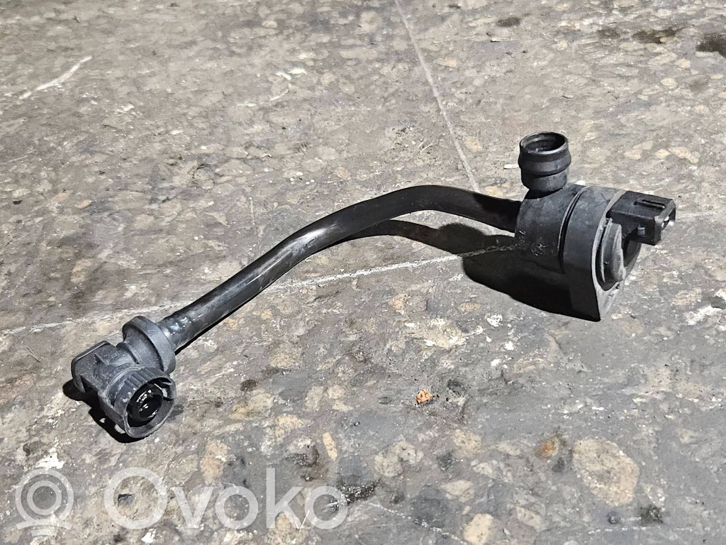 BMW 1 E82 E88 Degalų bako vožtuvas 