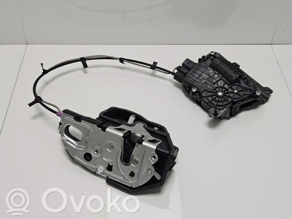 BMW 5 GT F07 Front door lock 
