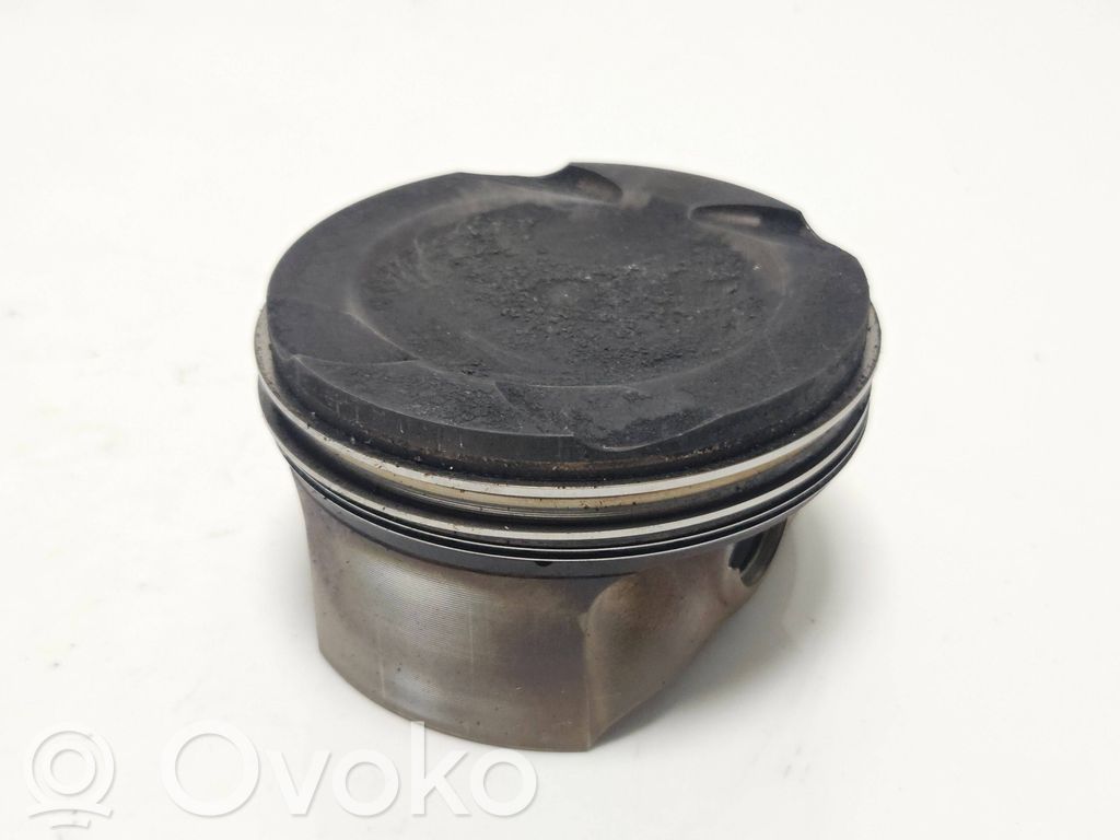 BMW X5 E70 Piston 