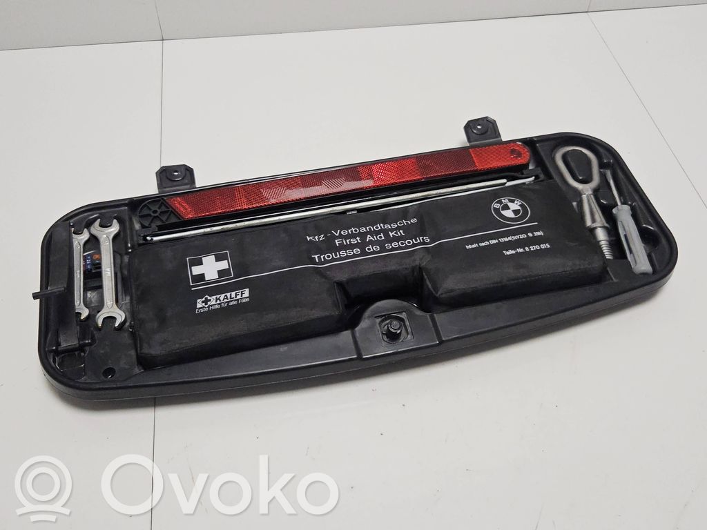 BMW 5 E60 E61 Instrumentu kaste 