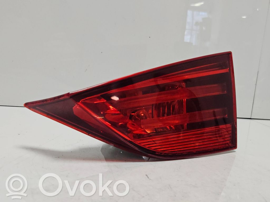 Lampy tylnej klapy bagażnika   2990114,03426500,2220514037