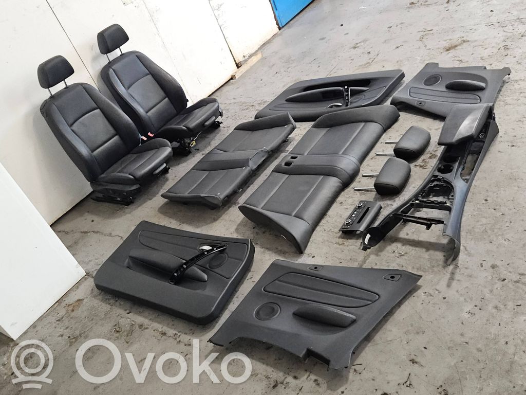 BMW 1 E82 E88 Salono komplektas 