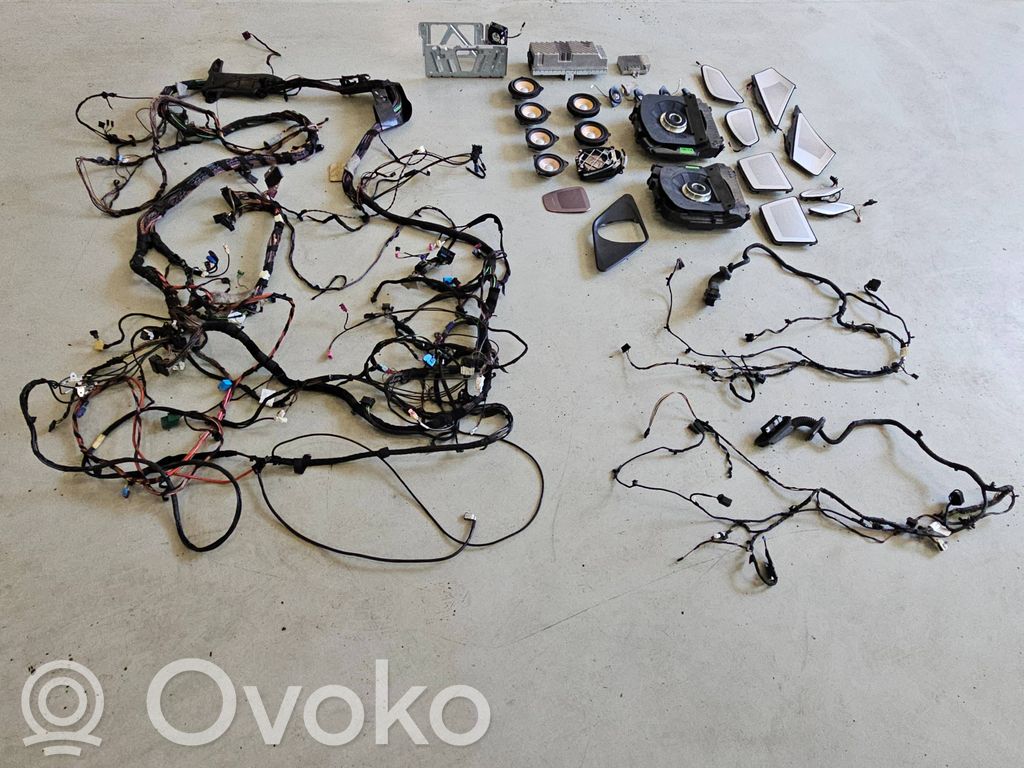 Zestaw audio   9287247,535253813,124113,53525381,9174269,9224868,9224869,9224871,9230667,9230669,9259834,9259835,9270053,9289871,AMP1300ASD