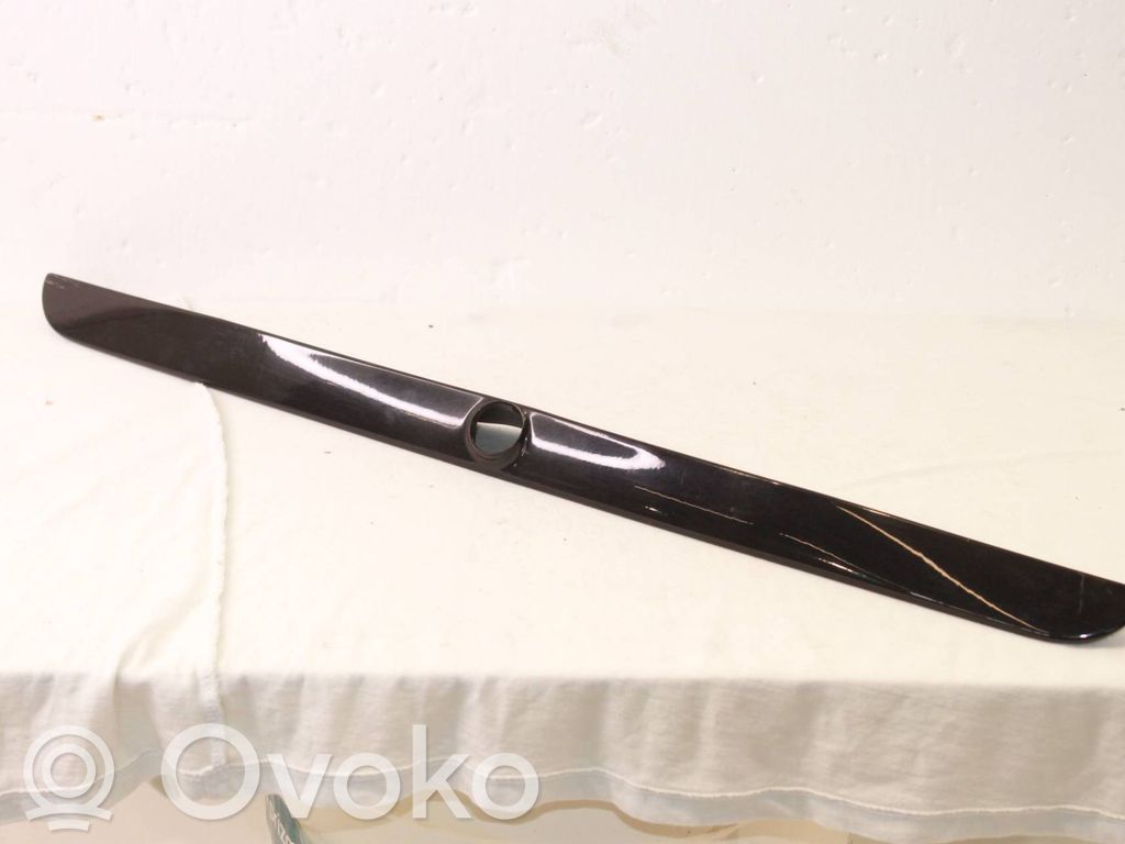 BMW 3 E36 Trunk door license plate light bar 