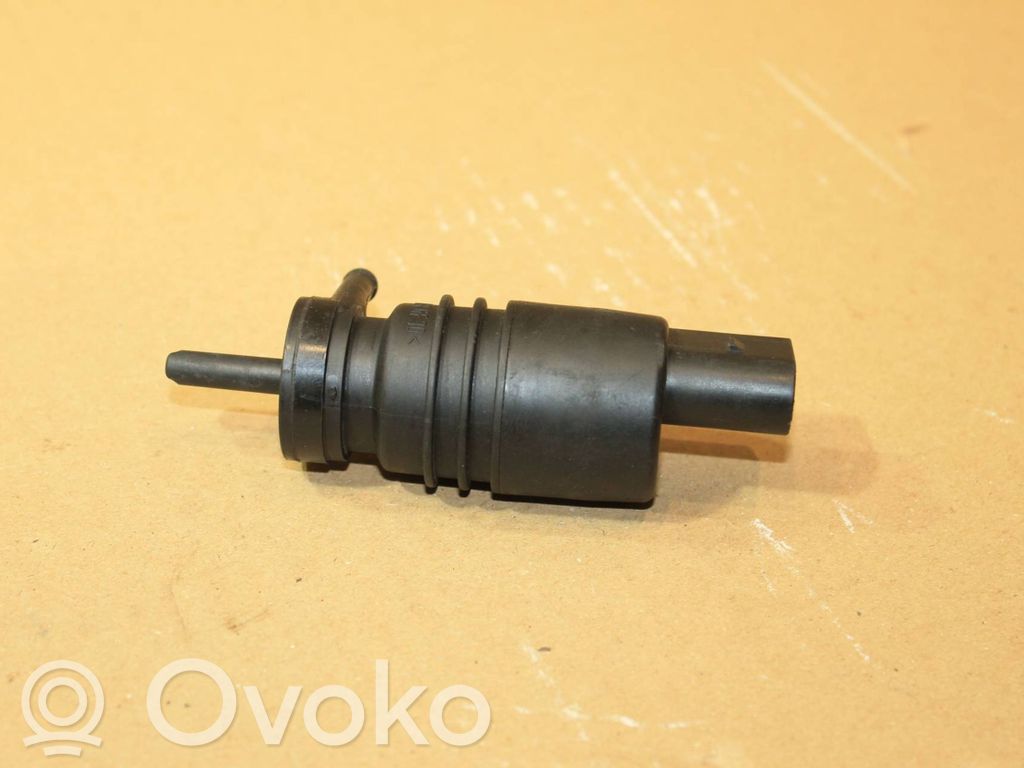 BMW X5 E53 Windscreen/windshield washer pump 