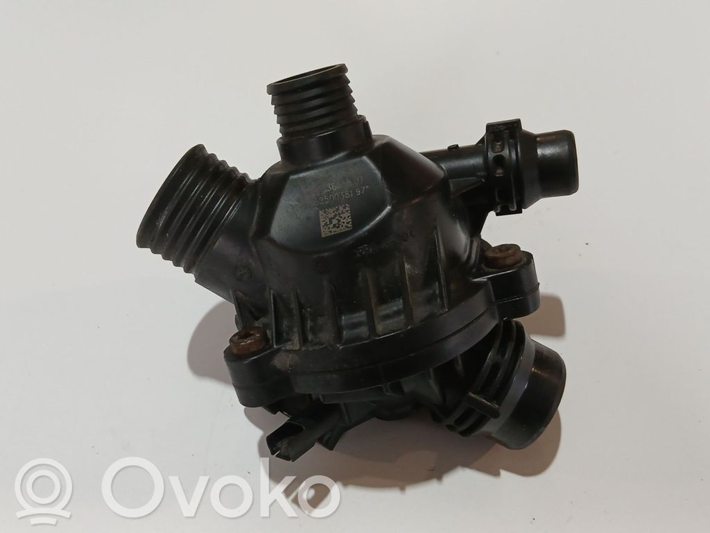 BMW 5 E60 E61 Carcasa del termostato 