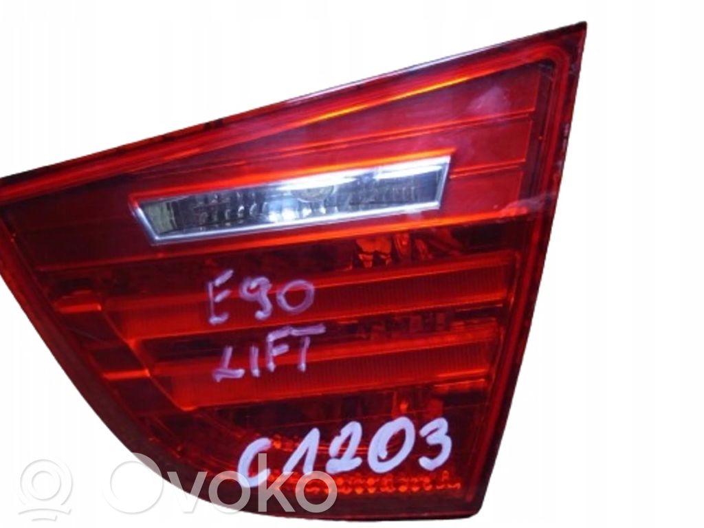 Tailgate rear/tail lights   4871734
