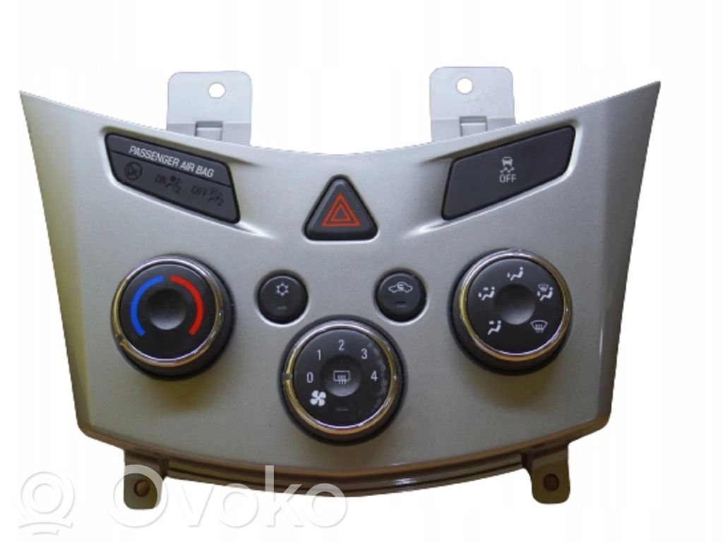 Chevrolet Trax Climate control unit 