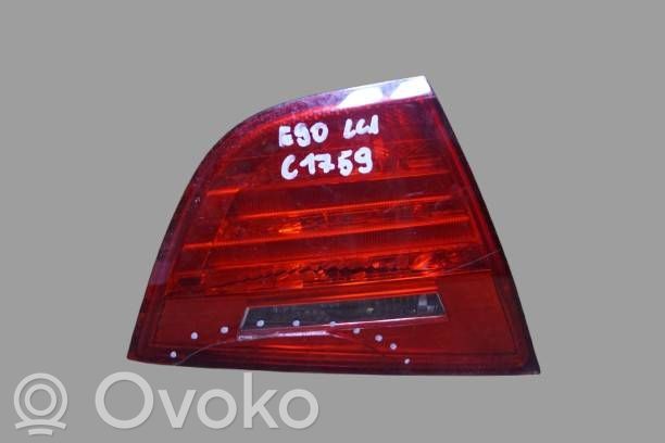 Tailgate rear/tail lights   4871733