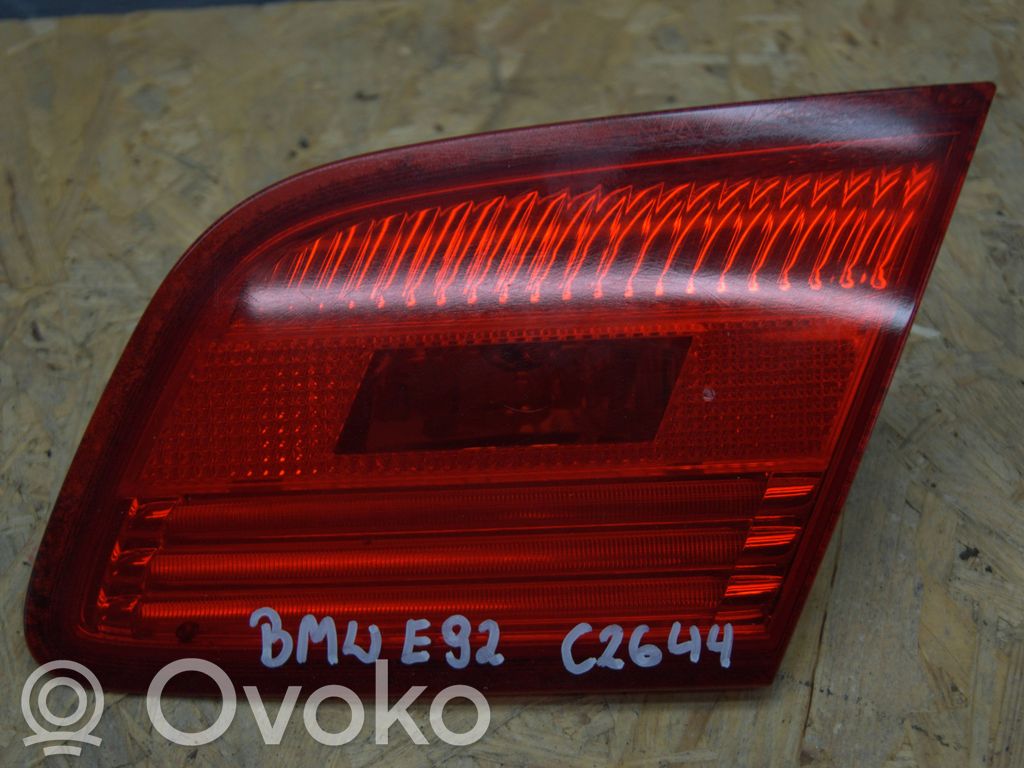 BMW 3 E92 E93 Aizmugurējais lukturis pārsegā 