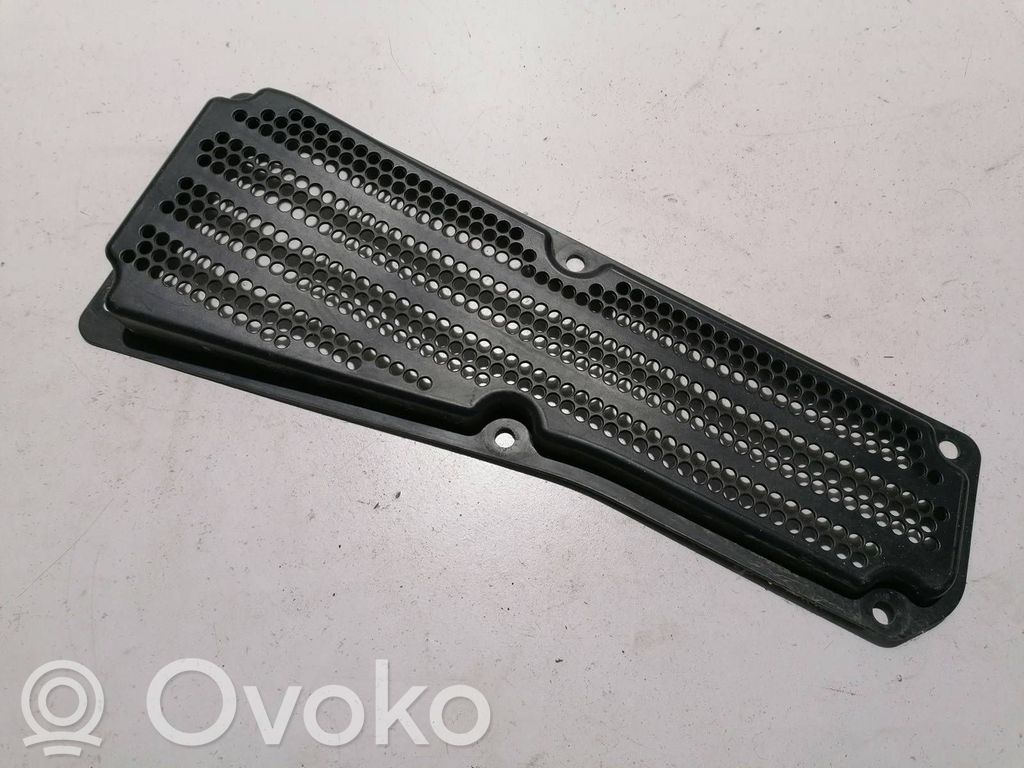 Hummer H2 Wiper trim 