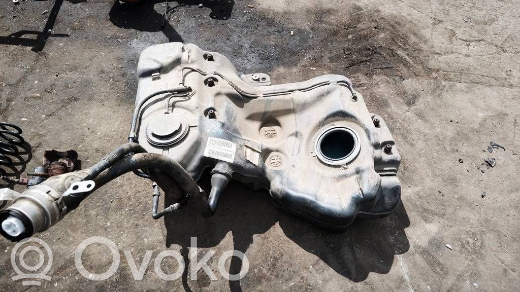 Audi A4 S4 B8 8K Zbiornik paliwa 