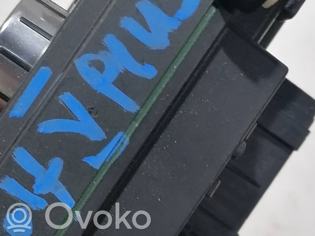 Volkswagen Golf V Panel klimatyzacji 