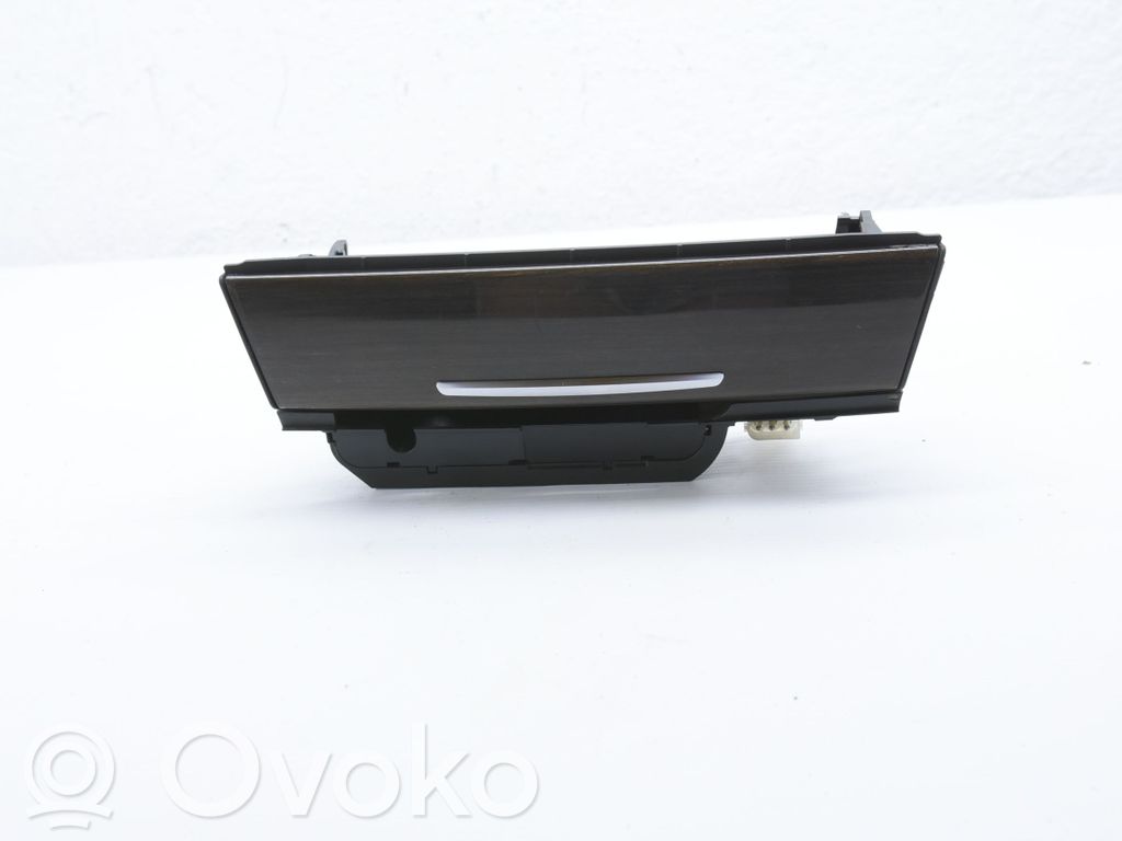 BMW 7 F01 F02 F03 F04 Popielniczka deski rozdzielczej 
