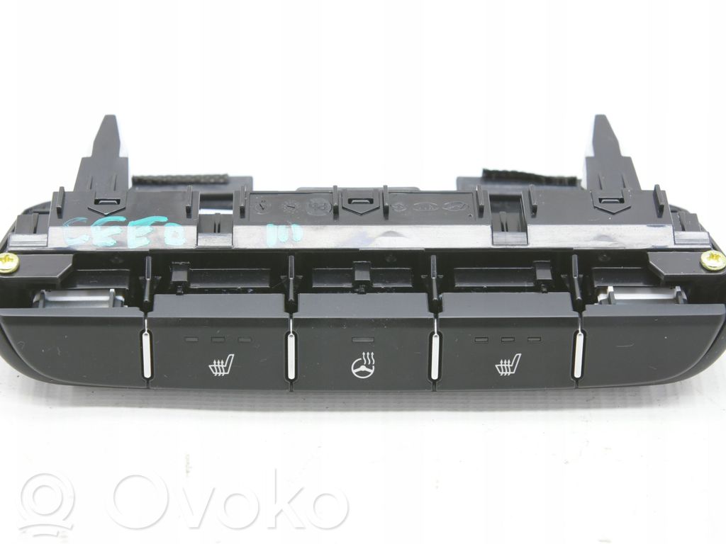 KIA Ceed Seat heating switch 