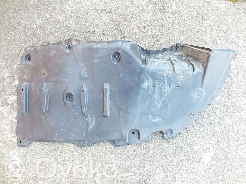 Toyota Auris E180 Osłona środkowa podwozia 
