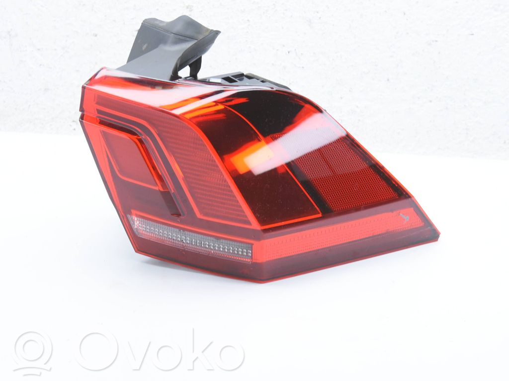 Lampa tylna   5NA945096