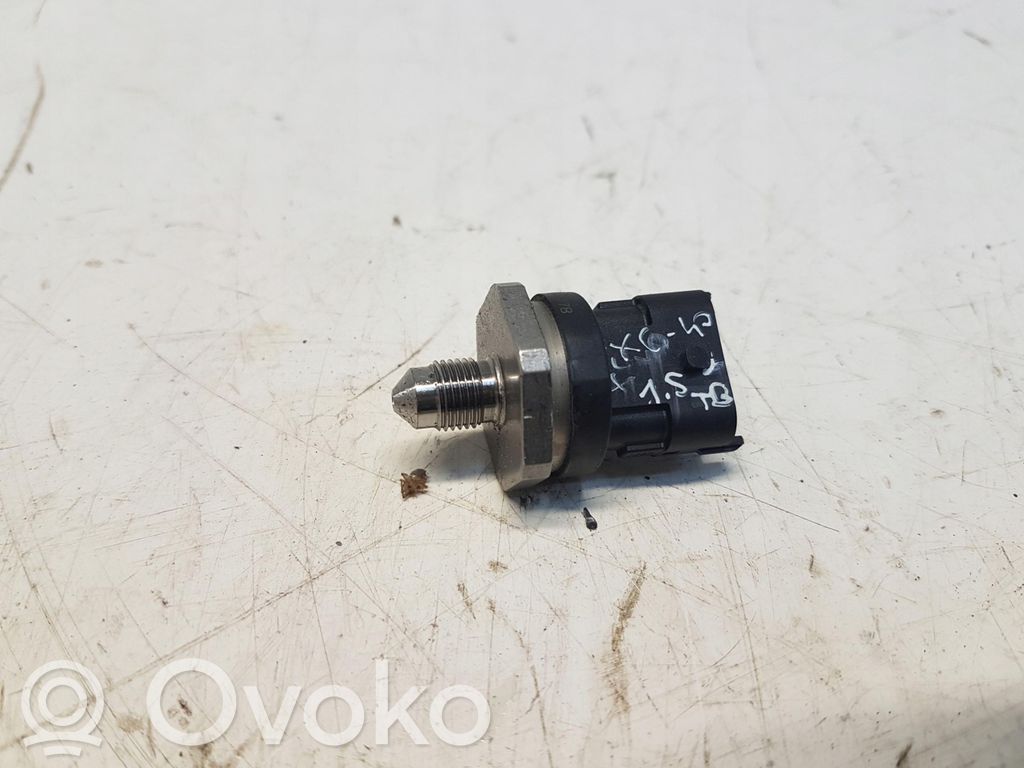 Volvo XC40 Czujnik ciśnienia paliwa 