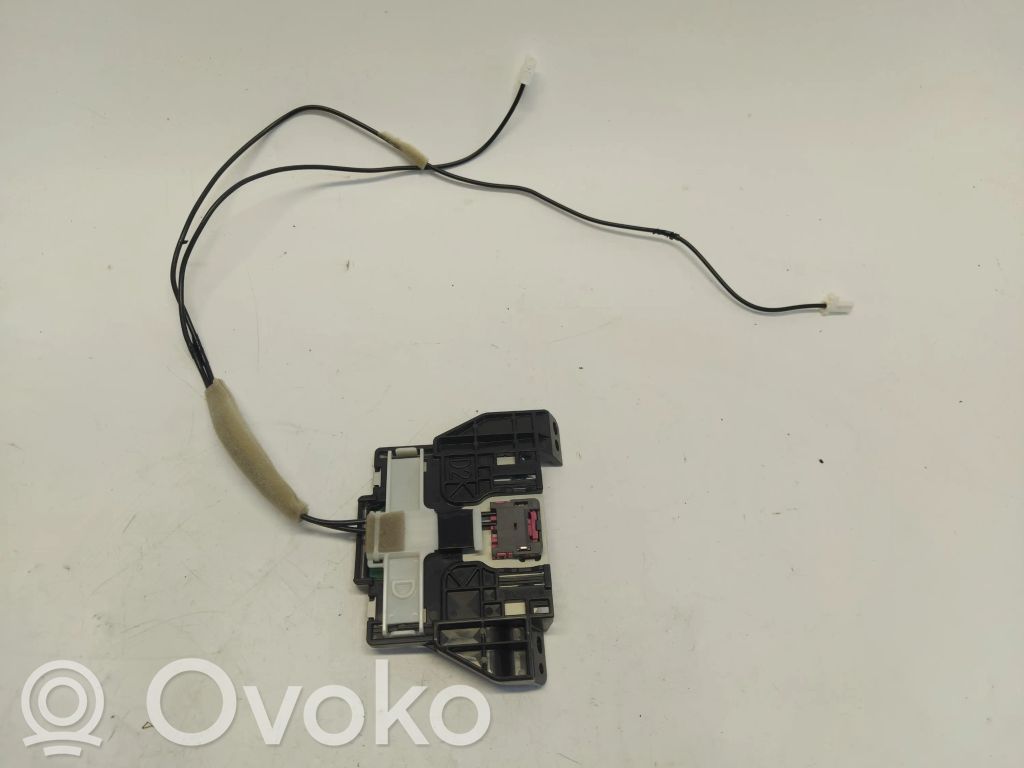 Toyota Yaris Cross Radio antenna 