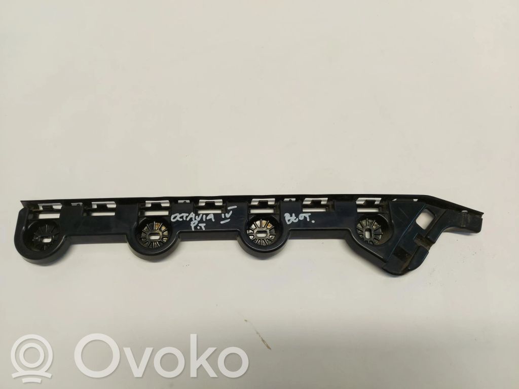 Skoda Octavia Mk4 Soporte de montaje del parachoques trasero 