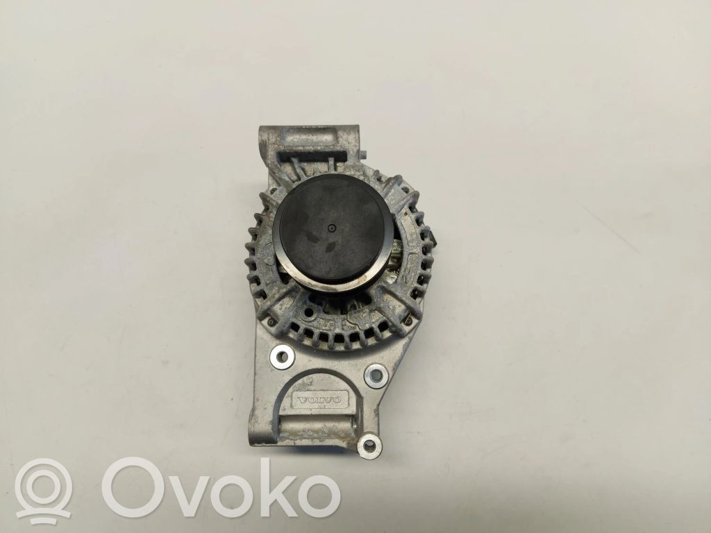 Volvo XC40 Ģenerators 