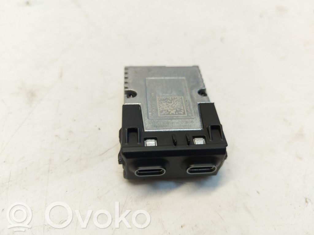 Gniazdo / Złącze USB   5A84179