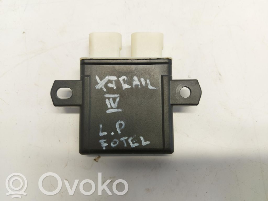 Nissan X-Trail T33 Istuimen säädön moduuli 