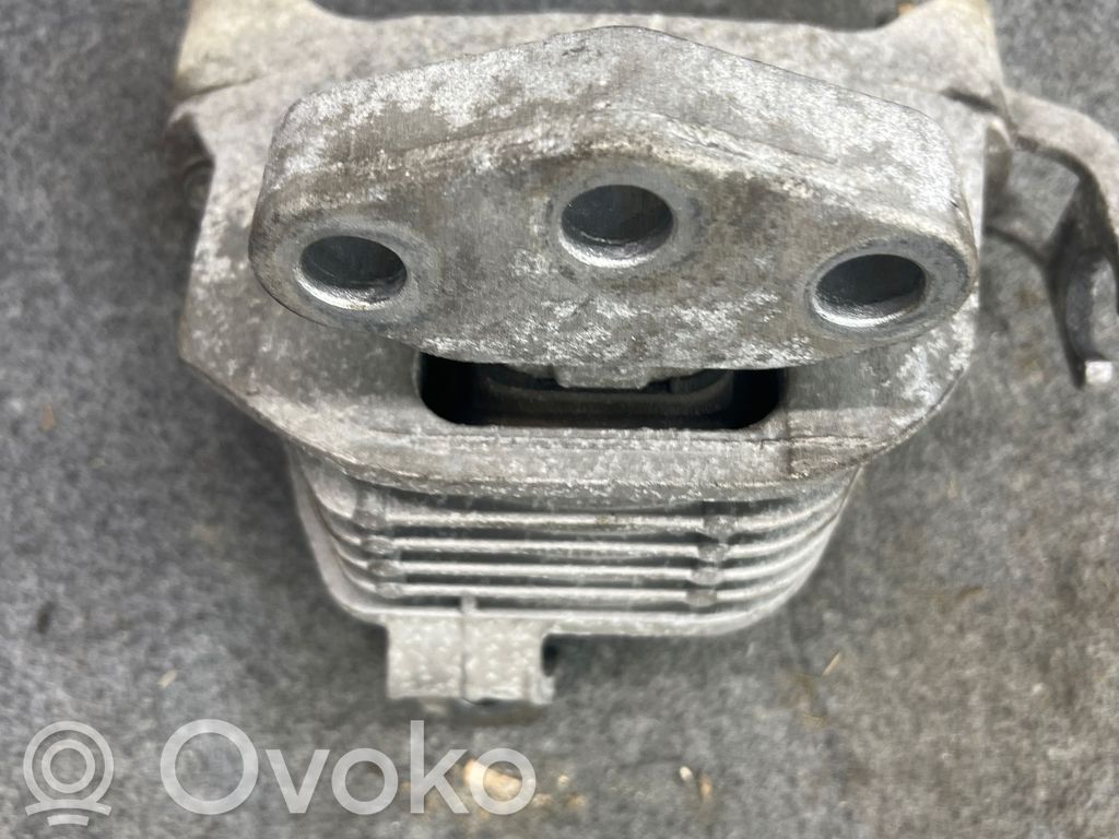 Engine mount bracket   13347451,00684321,013248479,0684137,13444855