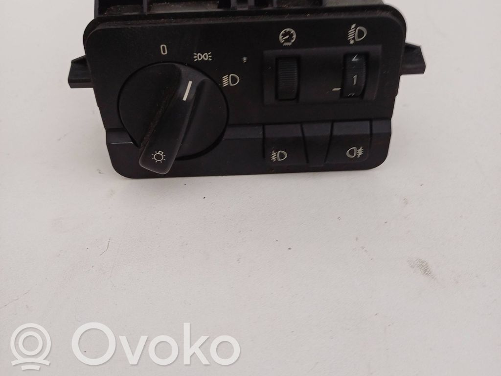 Light switch   61316901429,0434782,086480051