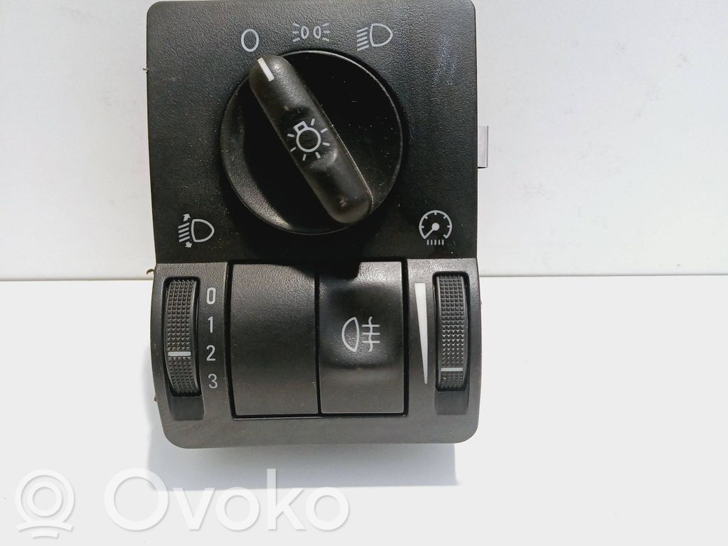 Opel Corsa C Lukturu slēdzis 