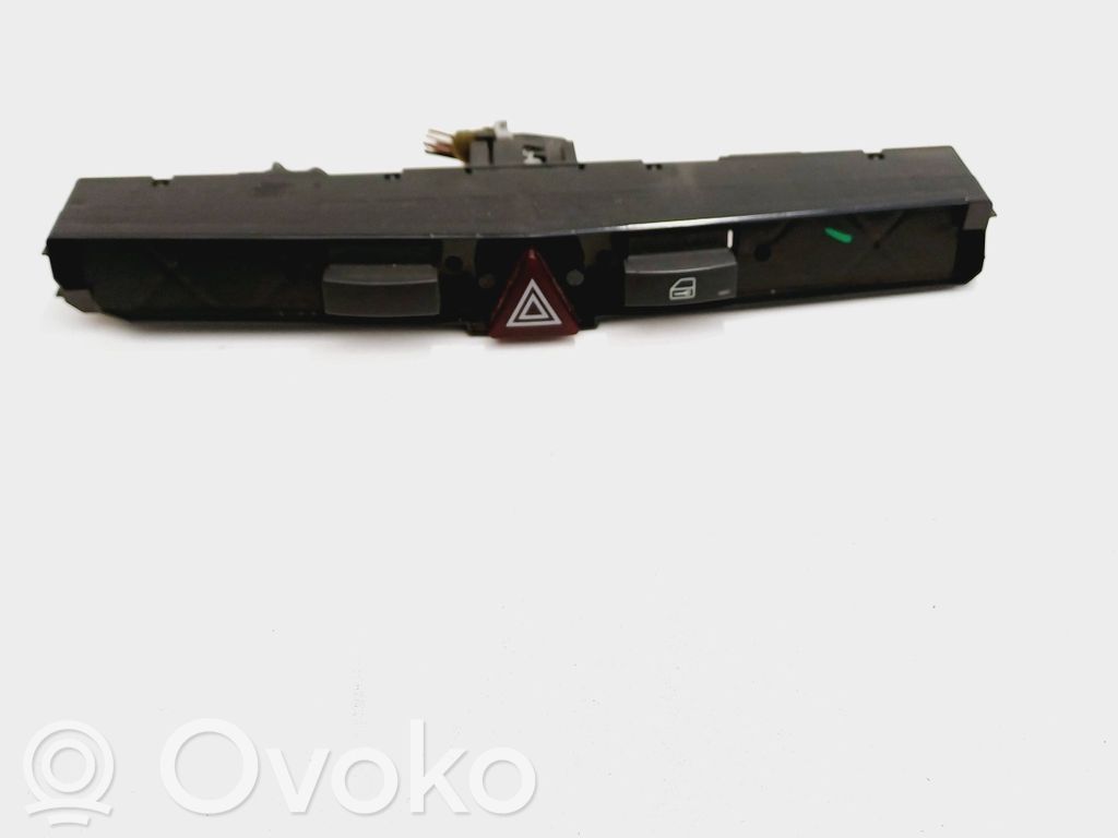 Hazard light switch   03758075,13100105,0320
