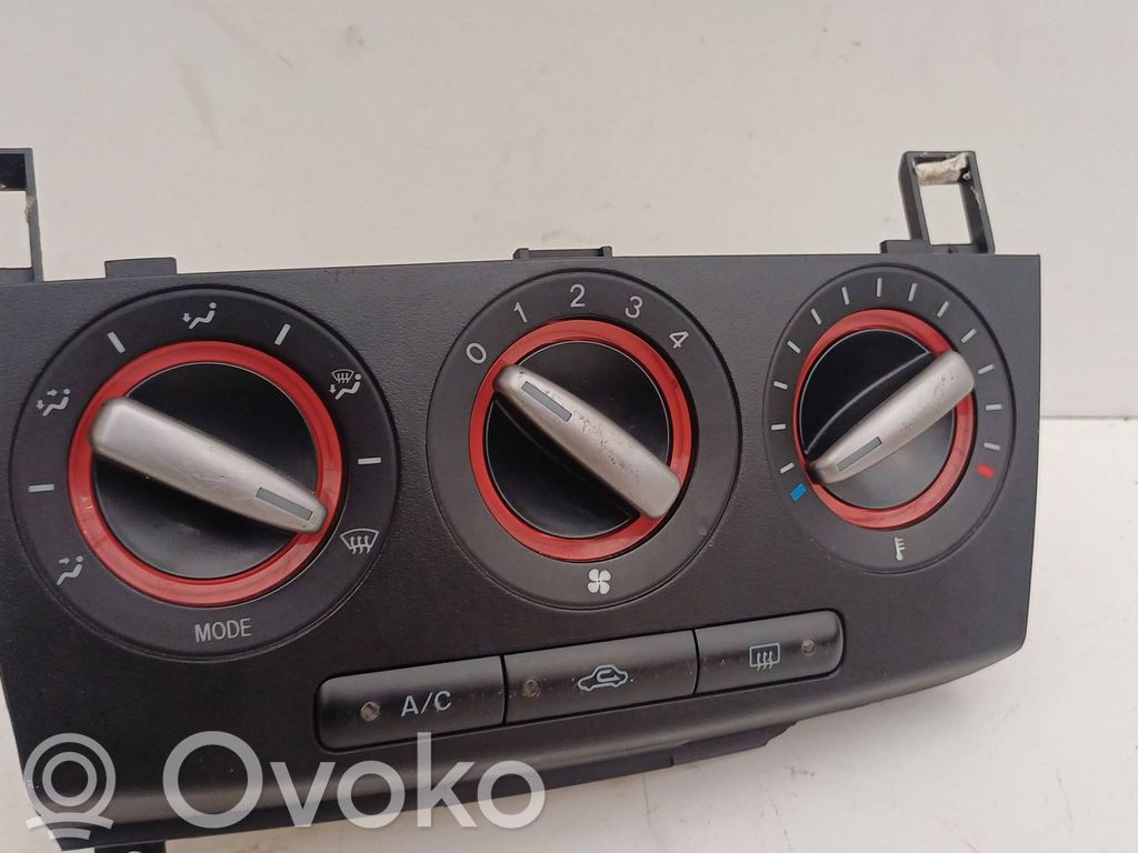 Mazda 3 I Oro kondicionieriaus/ klimato/ pečiuko valdymo blokas (salone) 