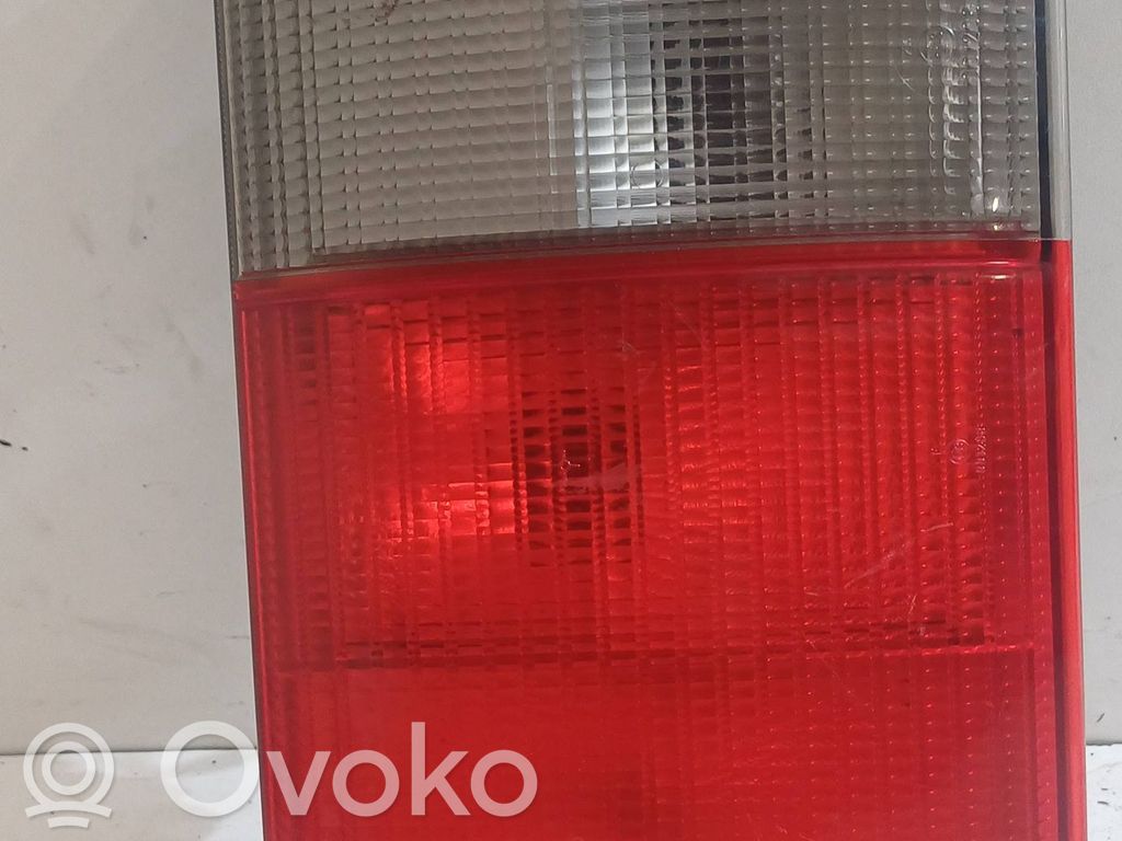 Audi 80 90 S2 B4 Lampy tylnej klapy bagażnika 