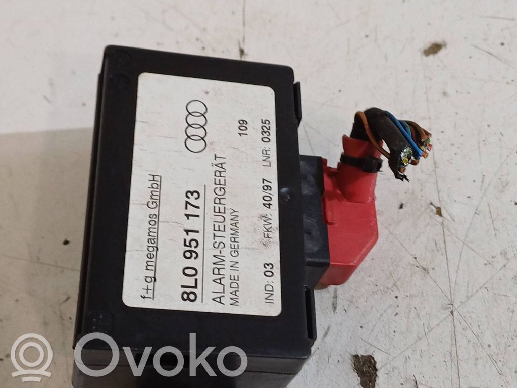 Alarm control unit/module   8L0951173