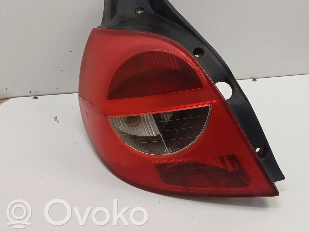 Renault Clio III Luz trasera/de freno 