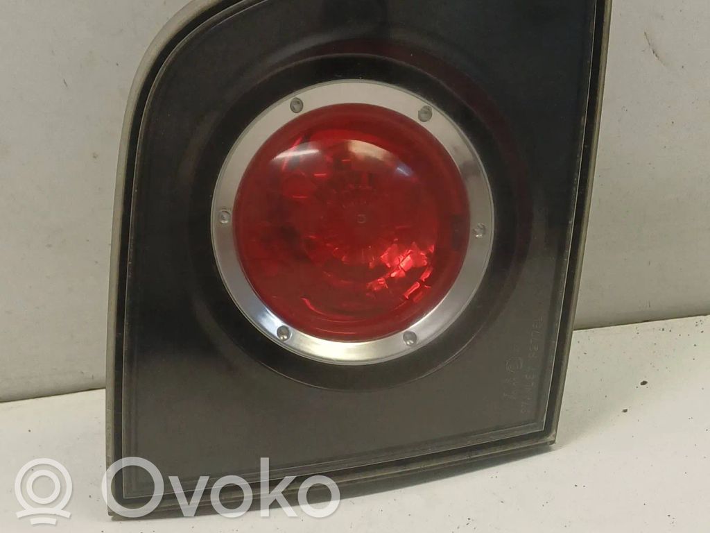 Mazda 3 I Takaluukun takavalot 