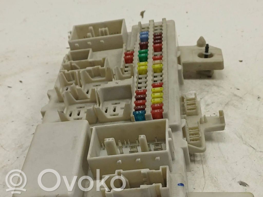 Mazda 3 I Fuse module 