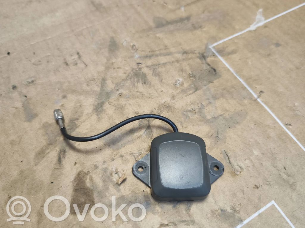BMW 3 E46 GPS-pystyantenni 