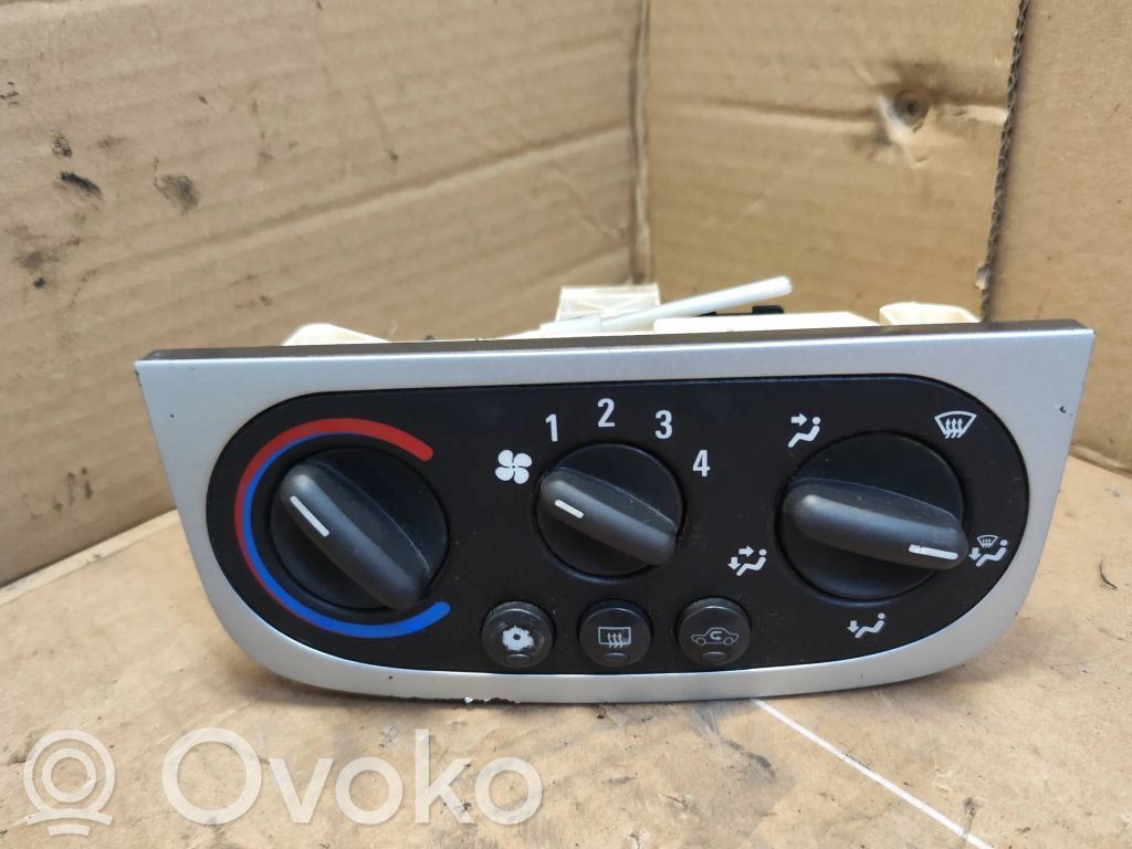 Opel Corsa C Climate control unit 