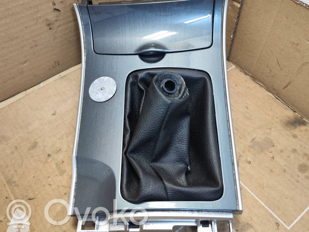 Mazda 6 Rivestimento in plastica cornice della leva del cambio 