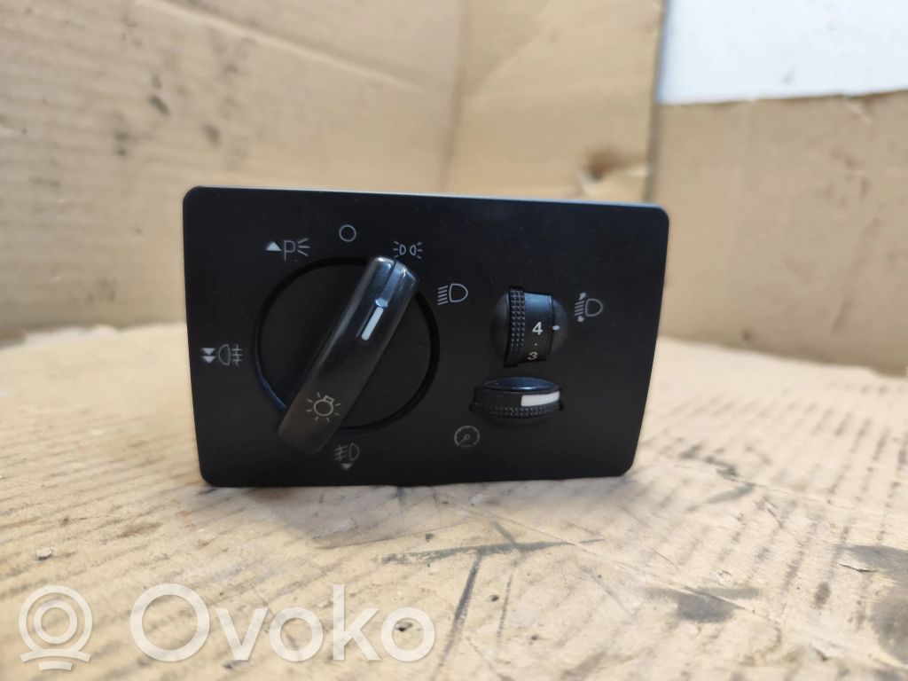 Light switch   3M5T13A024AB