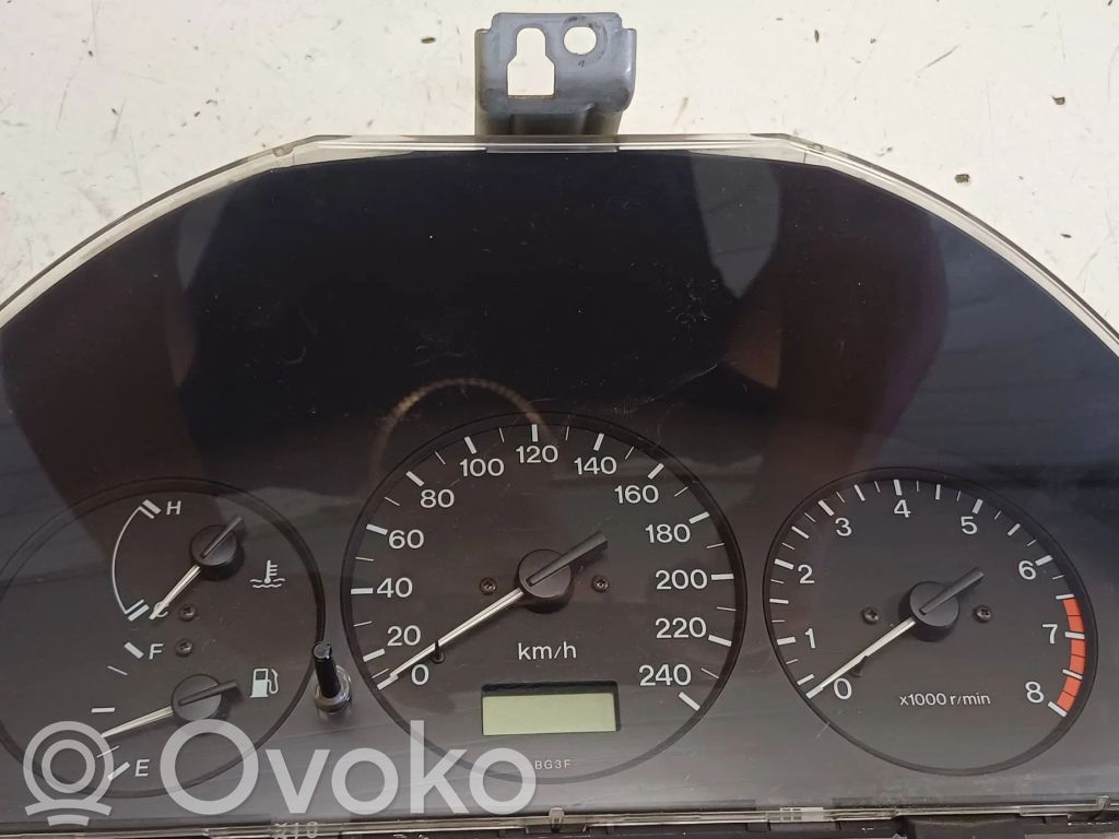 Mazda 323 F Speedometer (instrument cluster) 