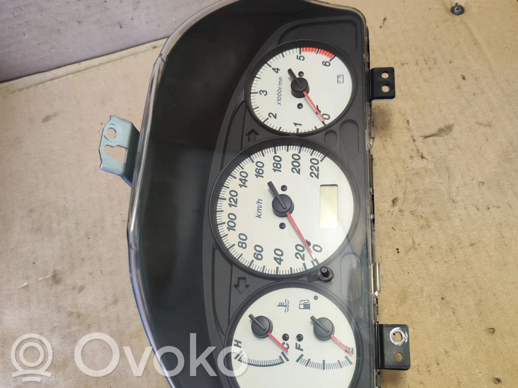 Mazda Premacy Speedometer (instrument cluster) 